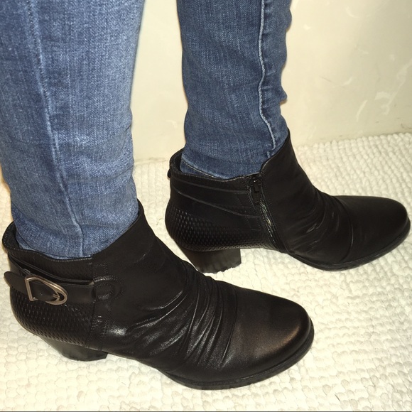BareTraps Shoes - Bare Traps Reinella womens black heel boots shoe 8